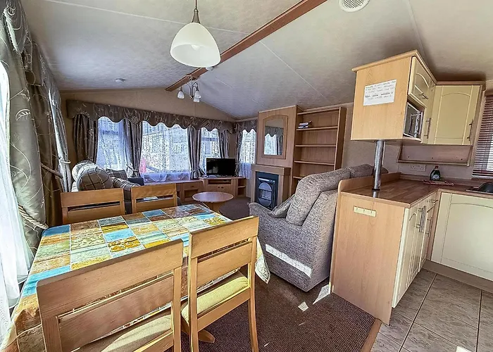 4 Berth Nearby Hunstanton Beach In Norfolk Ref 13018L